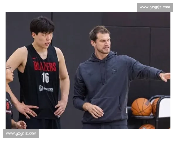 开拓者换帅藏转机:斯普利特掌舵,杨翰森迎专属春天 开拓者换帅藏转机:斯普利特掌舵,杨翰森迎专属春天